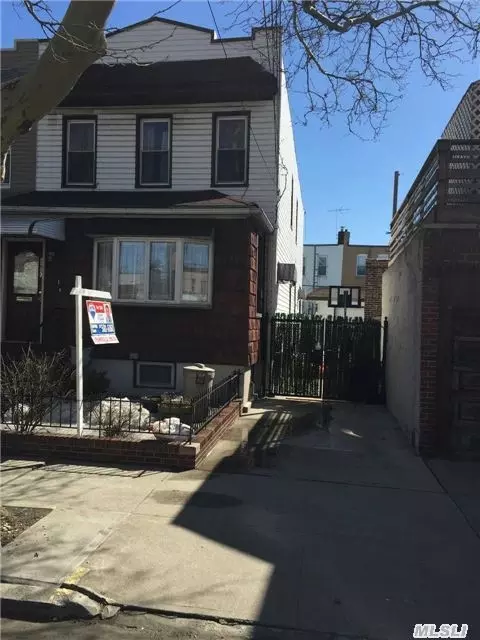 62-20 60 Rd, Maspeth, NY 11378 photo 1
