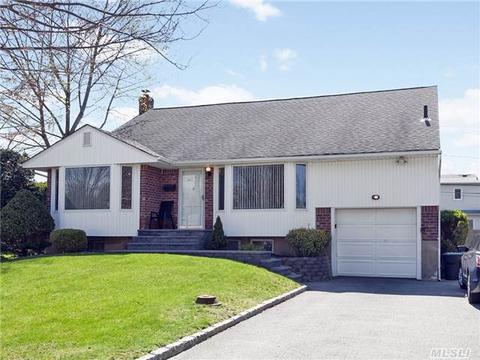 70 Richfield St, Plainview, NY 11803 photo 1