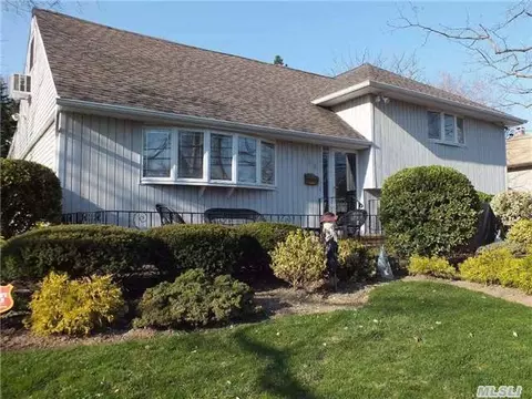118 Virginia Ave, Oceanside, NY 11572 photo 1