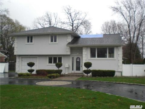 2 Radcliffe Rd, Commack, NY 11725 photo 1