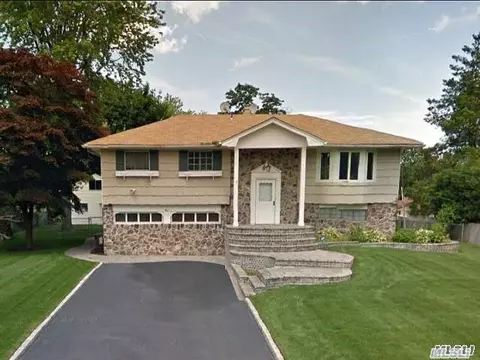 9 Pheasant Dr, Commack, NY 11725 photo 1