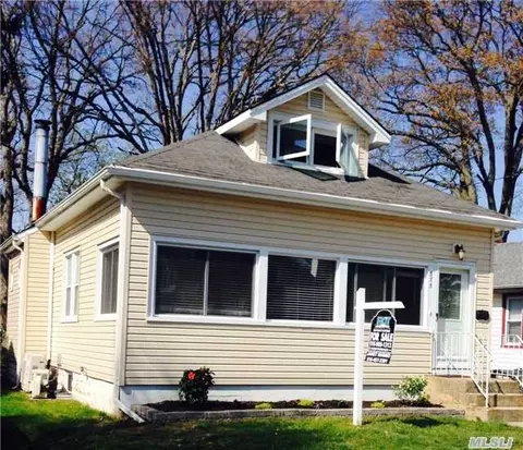 575 Harvard Ave, Baldwin, NY 11510 photo 1