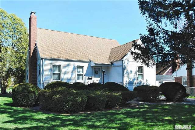 580 Plainview Rd, Plainview, NY 11803 photo 1