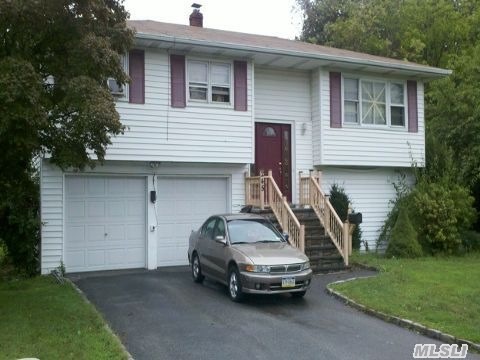 245 Conklin Ave, Patchogue, NY 11772 photo 1