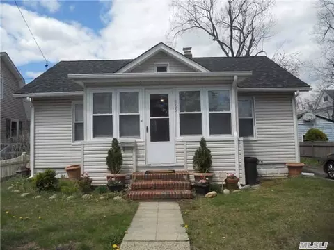 955 Pacific St, Baldwin, NY 11510 photo 1
