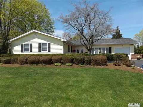 23 Long Bow Ln, Commack, NY 11725 photo 1