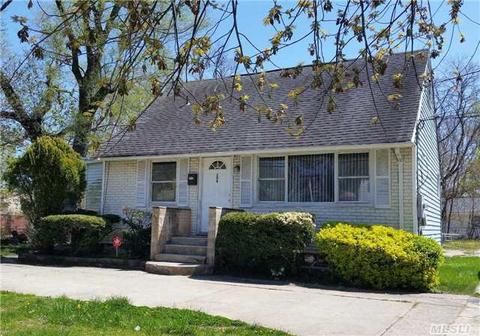20 E Locust St, Central Islip, NY 11722 photo 1