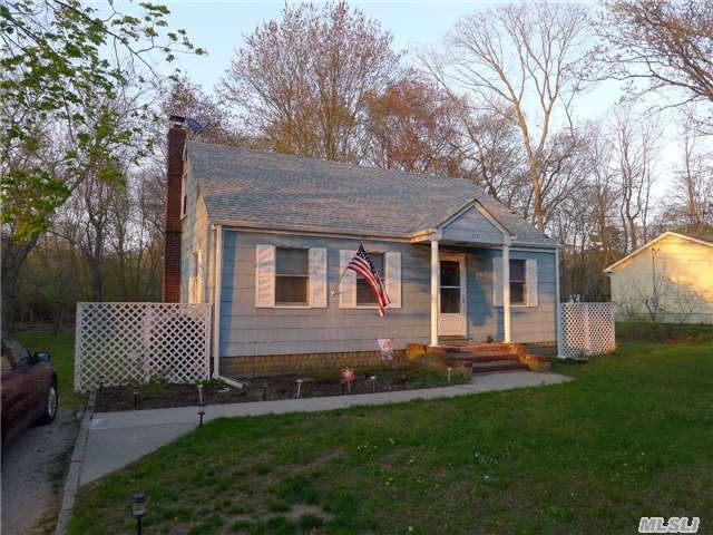 577 Mill Rd, Coram, NY 11727 photo 1