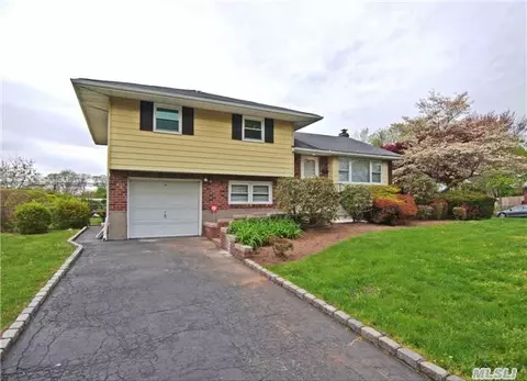 6 Walter Ct, Commack, NY 11725 photo 1