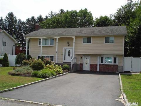 29 Dolly Dr, Commack, NY 11725 photo 1