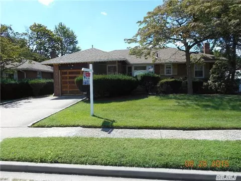 782 Dean Dr, Baldwin, NY 11510 photo 1