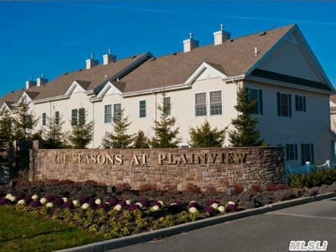 77 Autumn Dr, Plainview, NY 11803 photo 1