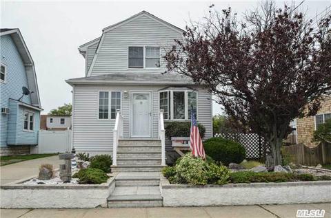 33 Ray St, Freeport, NY 11520 photo 1