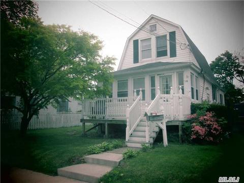 26 Liberty St, Patchogue, NY 11772 photo 1