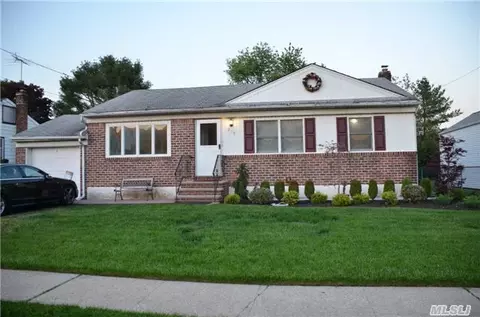 219 Gardner Ave, Jericho, NY 11753 photo 1