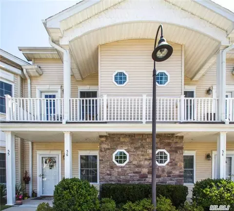 54 Autumn Dr, Plainview, NY 11803 photo 1
