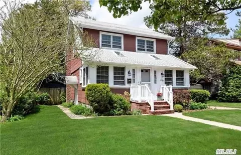 29 Clark Ave, Lynbrook, NY 11563 photo 1