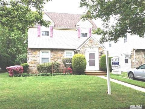 59 Murdock Rd, Lynbrook, NY 11563 photo 1