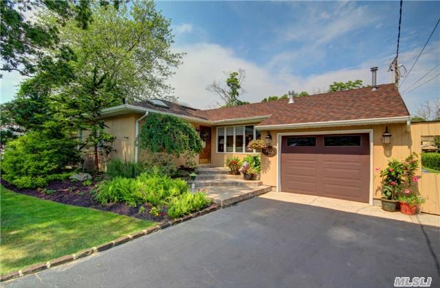 416 Smith Ave, Islip, NY 11751 photo 1