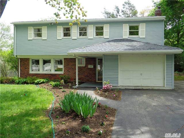 17 Daisy Ln, Commack, NY 11725 photo 1