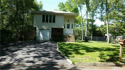 165 Arlington St, Patchogue, NY 11772 photo 1