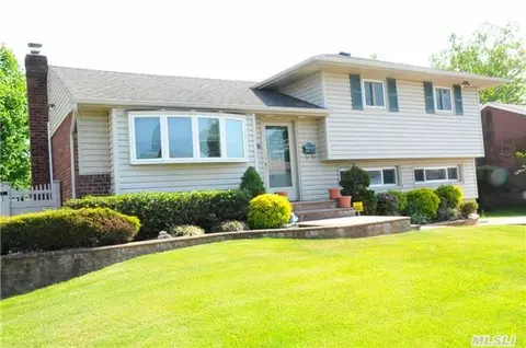 21 Debora Dr, Plainview, NY 11803 photo 1