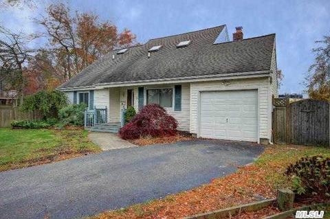7 Frank Cir, Islip, NY 11751 photo 1
