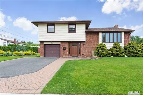3 Amherst Dr, Plainview, NY 11803 photo 1