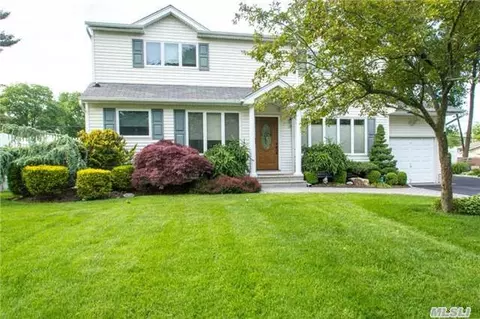 21 Genesee Dr, Commack, NY 11725 photo 1