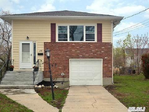 15 Laurel Rd, Freeport, NY 11520 photo 1