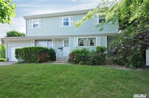 7 Doe Ln, Commack, NY 11725 photo 1