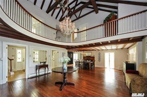 27 Cherry Ln, Smithtown, NY 11787 photo 1