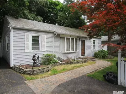 3 Risley Rd, Patchogue, NY 11772 photo 1