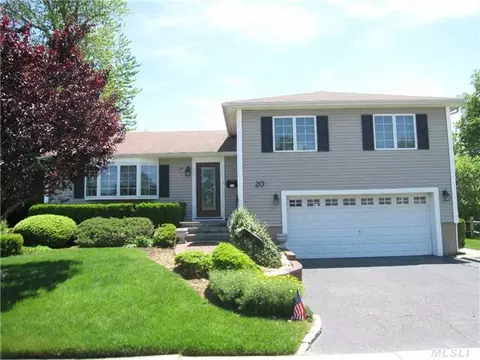 20 Cranberry Ln, Plainview, NY 11803 photo 1