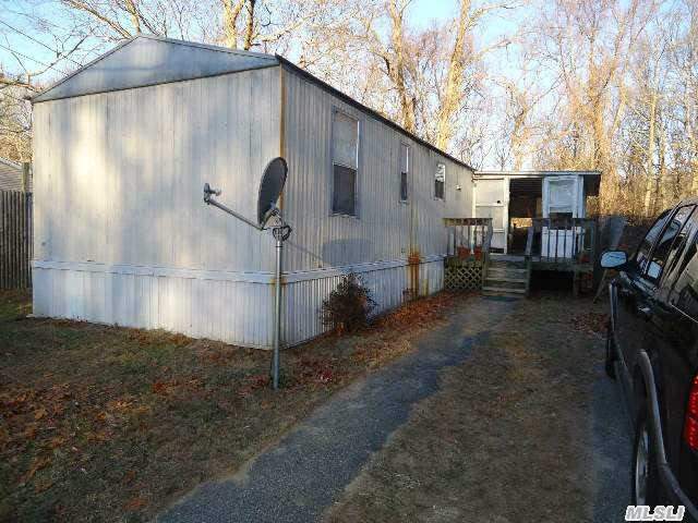 38 Oak Dr, Riverhead, NY 11901 photo 1