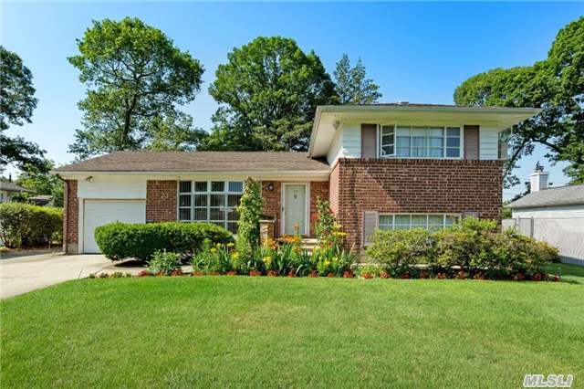 23 Schuyler Dr, Commack, NY 11725 photo 1