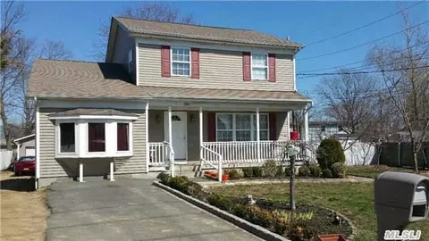 99 River Ave, Patchogue, NY 11772 photo 1