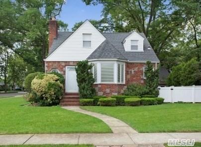 87 E Dover St, Valley Stream, NY 11580 photo 1