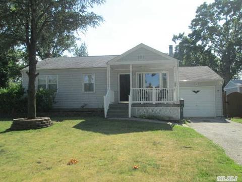 101 11th Ave, West Babylon, NY 11704 photo 1