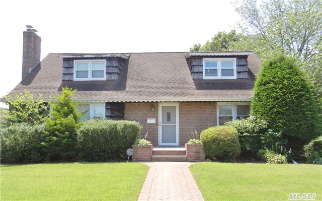 856 Dean Dr, Baldwin, NY 11510 photo 1