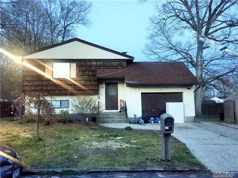 127 Mulford St, Patchogue, NY 11772 photo 1