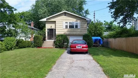 15 Robert St, Babylon, NY 11702 photo 1