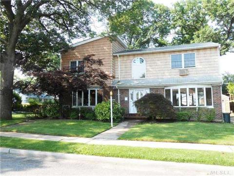 1665 Pershing St, Valley Stream, NY 11580 photo 1