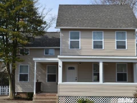 39 Simon St, Babylon, NY 11702 photo 1