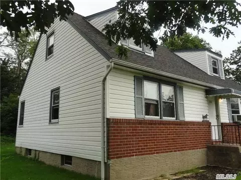 59 Birch St, Islip, NY 11751 photo 1