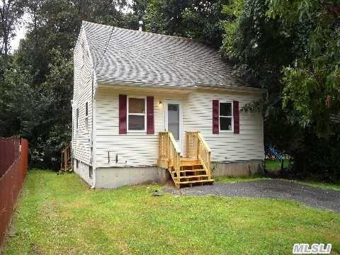 68 Judith Dr, Coram, NY 11727 photo 1