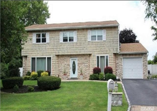 4 Ridge Rd, Coram, NY 11727 photo 1