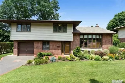 4 Donna Dr, Plainview, NY 11803 photo 1