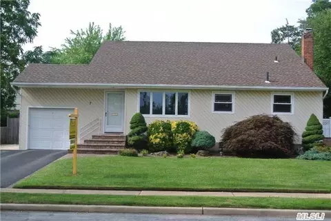 7 Brook Path, Plainview, NY 11803 photo 1