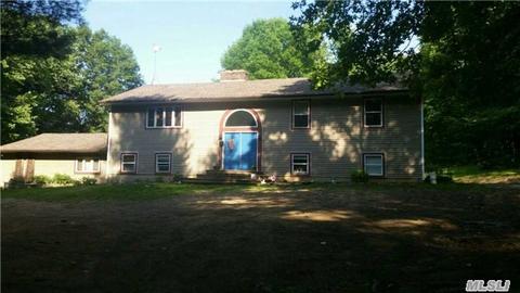 102 Yantz Rd, Red Hook, NY 12571 photo 1